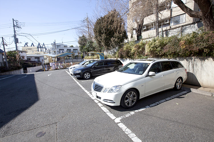 駐車場（入り口付近）